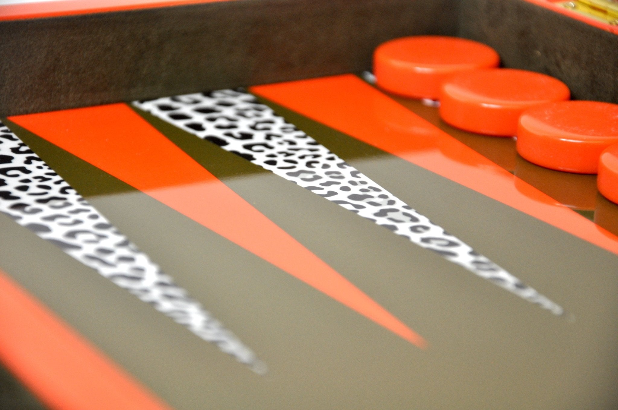 Luxury Lacquered Wood Backgammon - Leopard Finish